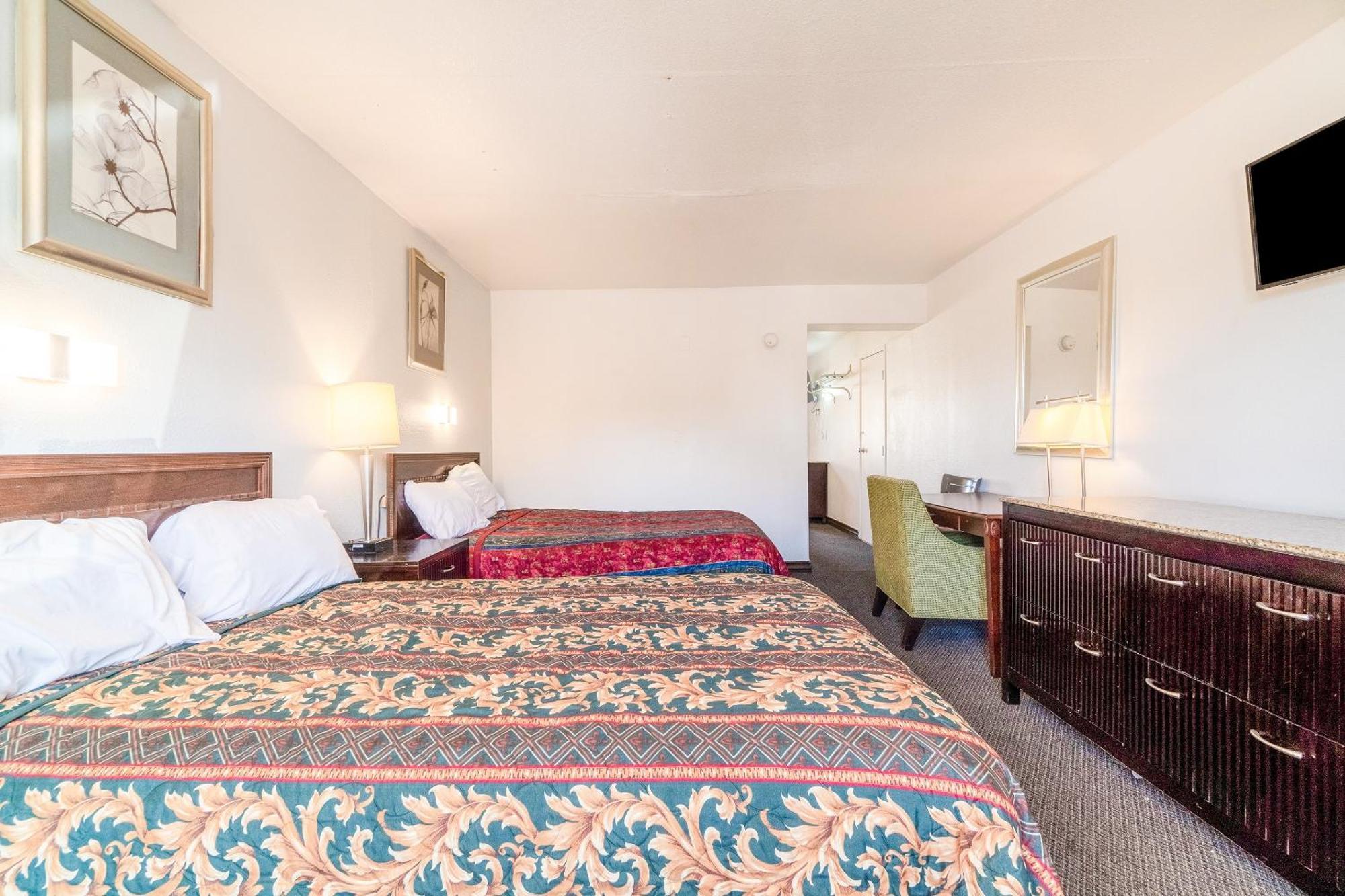 Castle Inn & Suites By Oyo Chickasha Eksteriør bilde
