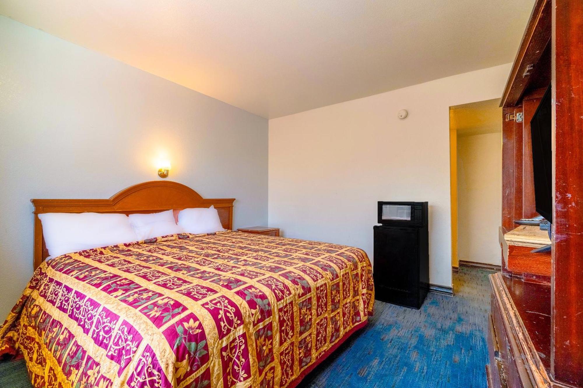 Castle Inn & Suites By Oyo Chickasha Eksteriør bilde